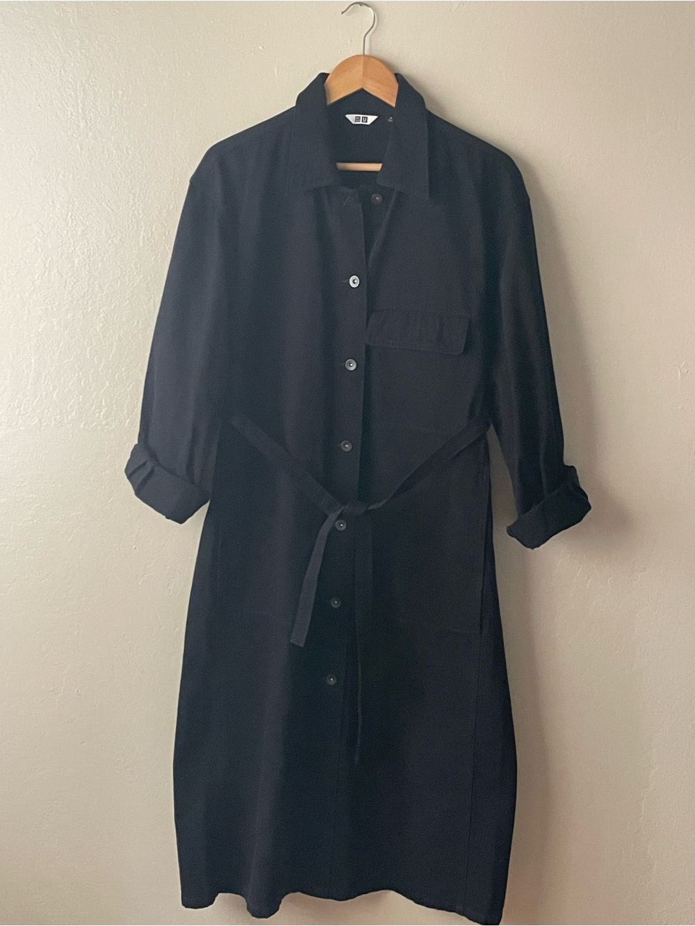 Uniqlo women’s black utility button down belted dress